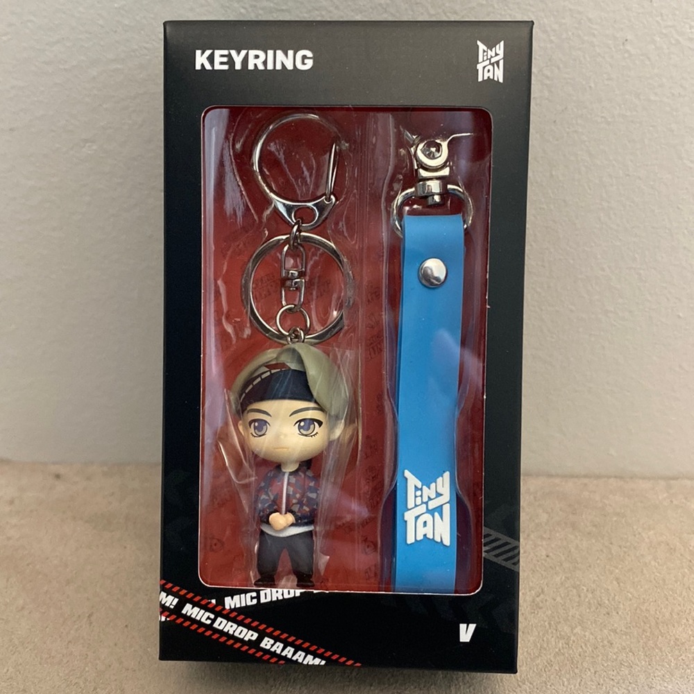 BTS V Figurine Keyring by TinyTan